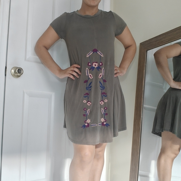 Alya Dresses & Skirts - Alya Small Olive Green Embroidered Flower Knee-Length Mini Cap Sleeve Dress